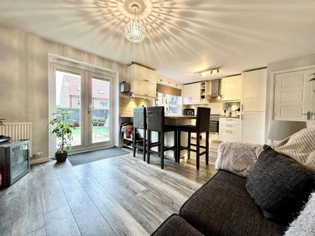 4 bedroom detached house to rent - Photo 2