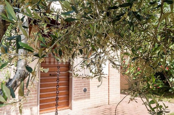 Villa unifamiliare viale Trasimeno, 100, Magione - Photo 1