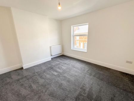 2 bedroom semi-detached house to rent - Photo 2
