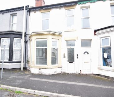 To Let 2 Bed Ground Floor Flat - Photo 6