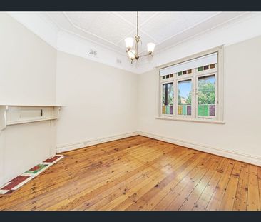 Spacious Family Home - Photo 3