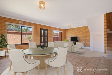 PRACTICAL LIVING IN A QUIET COURT SETTING - Photo 2