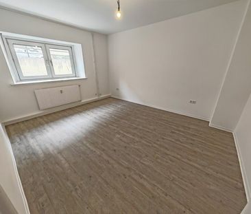 Schell zugreifen! Praktische 2,5-Zimmer-Wohnung in verkehrsgünstige... - Foto 1