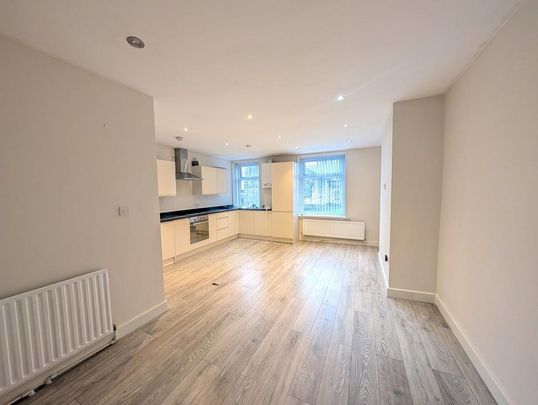2 bedroom flat to rent - Photo 1