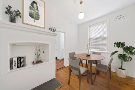 Charming Federation Terrace, Pet-friendly, Ultra Convenient Location - 6 MONTH LEASE PERIOD ONLY - Photo 3