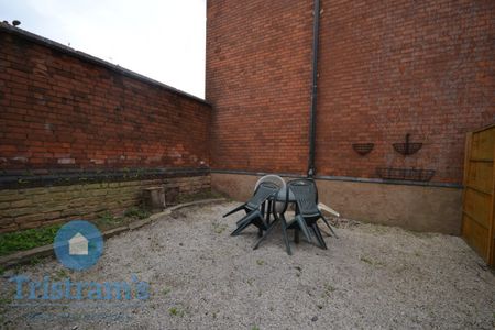 1 bed Flat for Rent - Photo 2