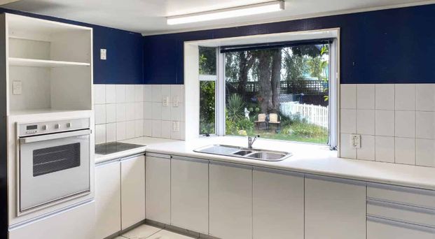 BURWOOD - 4 BEDROOMS - Photo 1