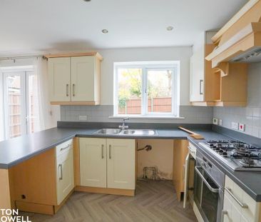 3 bedroom semi-detached house to rent - Photo 6