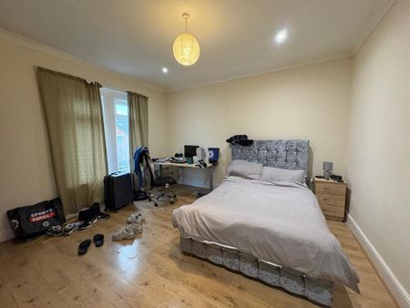 6 bedroom semi-detached house to rent - Photo 5