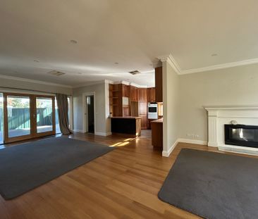 GREAT FAIMLY HOME ! - Photo 2