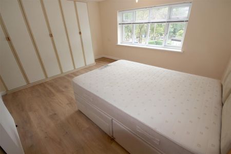 1 Bedroom Flat/Apartment To Let - Photo 2