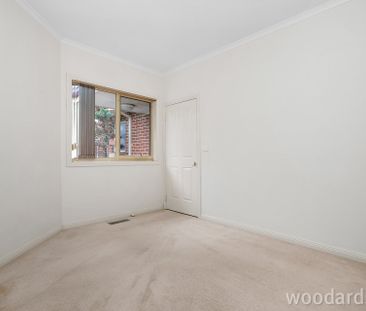 Spacious three-bedroom unit - Photo 4