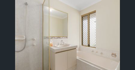 Family home in quiet location - Photo 3