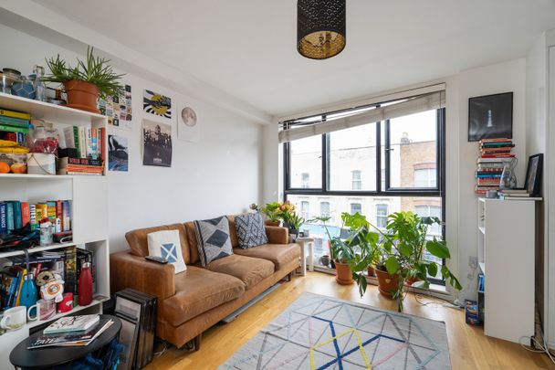 1 Bed Flat, Stoke Newington High St, N16 - Photo 1