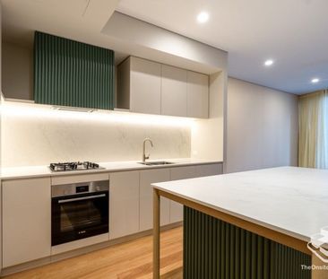 Luxurious 1-Bedroom Apartment in West Village, West End - Photo 6