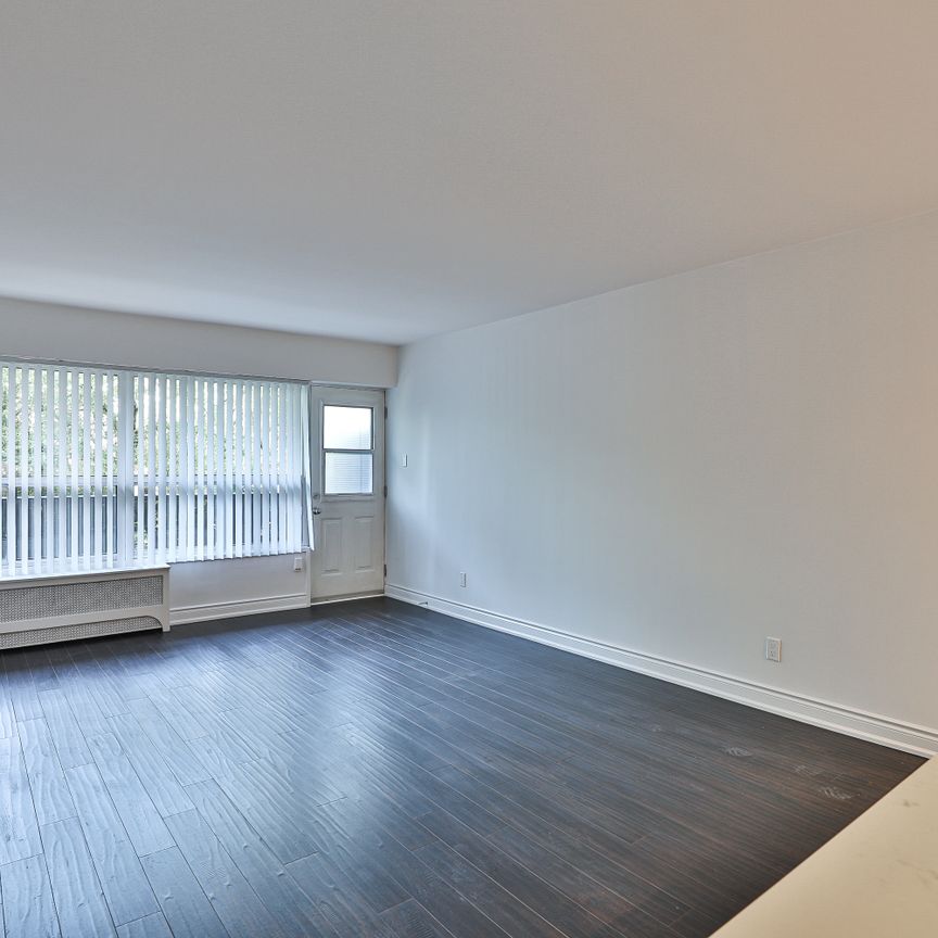 1 Bedroom Open Concept - Photo 1