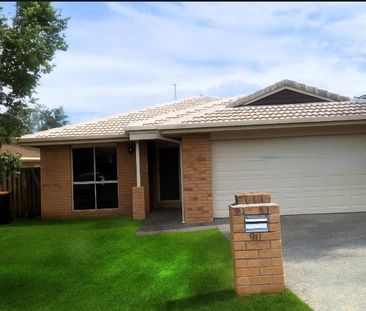 Beautiful renovated family home: A Fresh Start Awaits! New Carpet &... - Photo 1