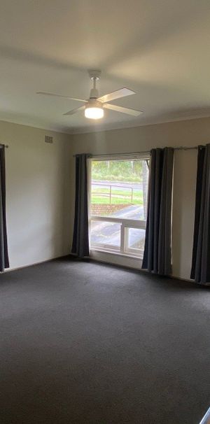 What a convenient location - close to Transport, Pre-school, Primary & High School - Photo 1