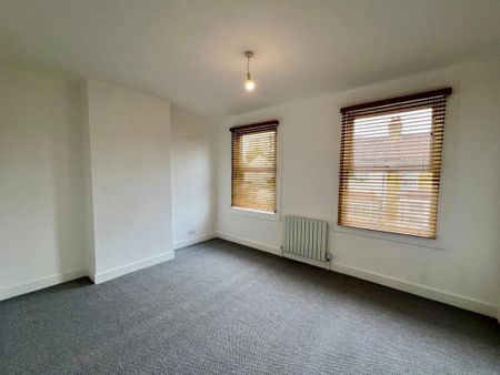 3 bedroom terraced house to rent - Photo 3
