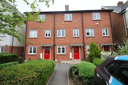 4 bedroom terraced house to rent - Photo 5