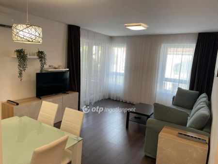 lakóházak között, Csongrád-Csanád, 6725, Szeged - Fotó 3