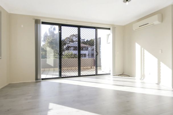 5/35-37 Lydbrook Street, Westmead. - Photo 1