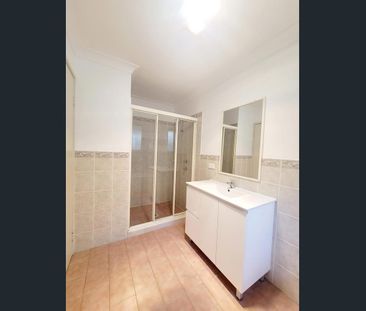 Freshly Renovated 2-Bedroom Villa in Prime Carlingford Location! - Photo 2