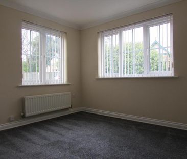 4 bedroom detached house to rent - Photo 2
