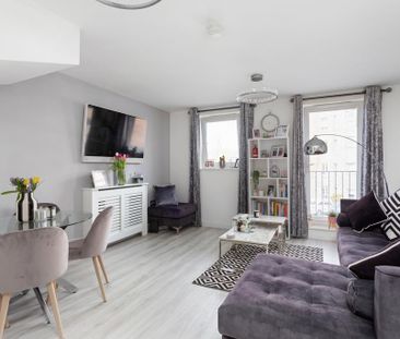 2 bedroom flat to rent - Photo 2