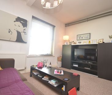 Flat to rent - London Road, Bromley, BR1 - Photo 5