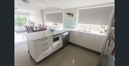 4-Bedroom Exceptional Tri-Level Unfurnished Home - Photo 4