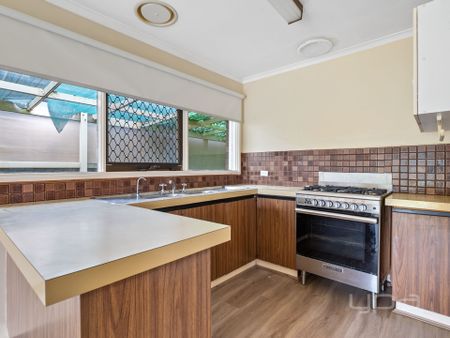 3 BEDROOM FAMILY HOME - Photo 4