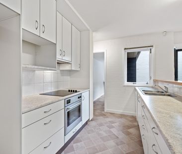 2/19 Nicholson Street, Balmain East NSW 2041 - Townhouse For Rent |... - Photo 4