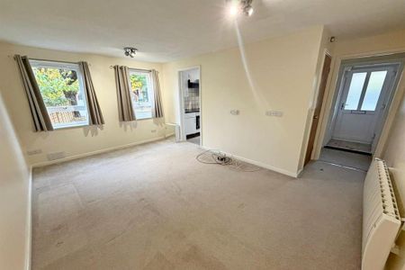 Studio to rent - Photo 2