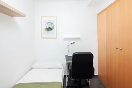 Avinguda del Port, Valencia, Valencian Community 46021 - Photo 4