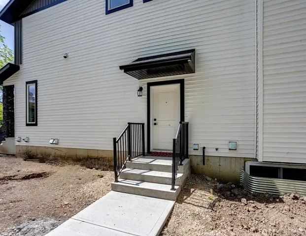 NEW One Bedroom Basement apartment with utilities | 7902 81 Avenue Northwest, Edmonton - Photo 1