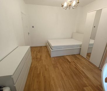 1 bedroom in a flat share to rent - Photo 3