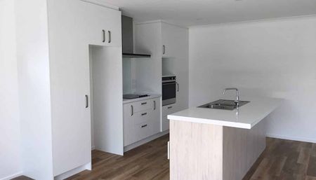 Modern, warm, and welcoming home - Photo 4