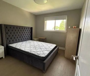 Detached Home For Lease | W9239330 - Photo 6