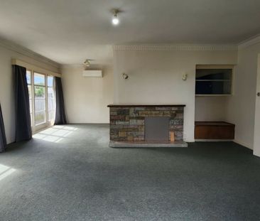 Convenient location - Photo 1