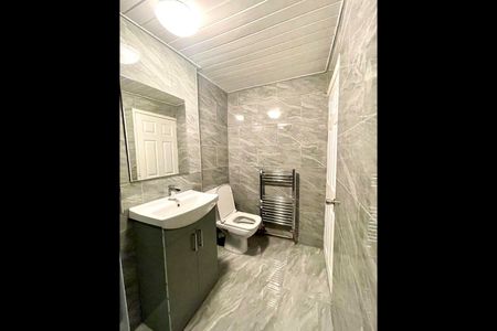 2 Bed Flat, Radstock Road, RG1 - Photo 5