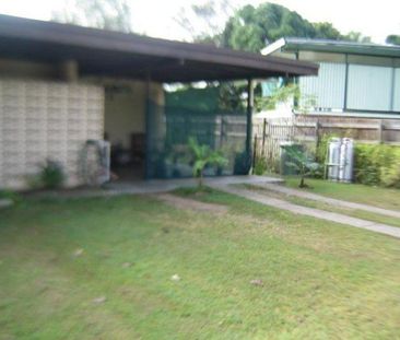 Charming 2-Bedroom Unit in Leafy Mundingburra - Photo 3