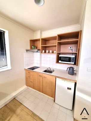 Clean and comfortable studio in St Kilda - *Open for Inspection Saturday 16th November 9:45am - 10:00am* - Photo 1