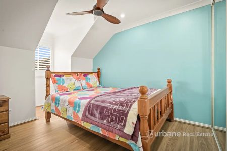 “Spacious Home with low maintenance backyard” - Photo 2