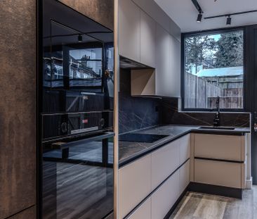 Stunning Recently Converted Ground Floor Maisonette with Smart Home... - Photo 6