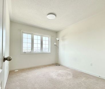 For Lease - 2376 Chevron Prince Path, Oshawa, Ontario - Photo 5