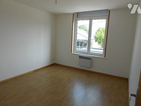 Un appartement à louer à LA GORGUE (59), Un appartement au 1er étage comprenant un salon/séjour... - Photo 3