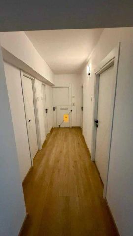 Inchiriere apartament 4 camere zona ultracentrala - Fotografie 2