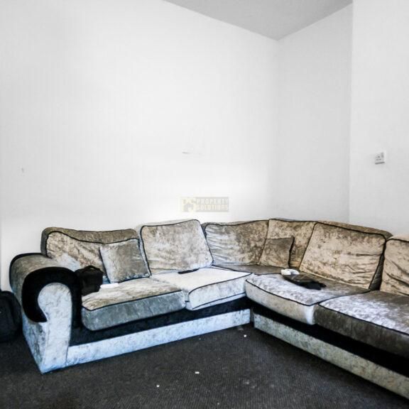 4 bedroom terraced house to rent - Photo 1