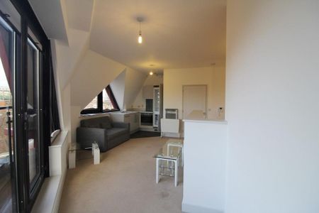 Studio to rent - Photo 2